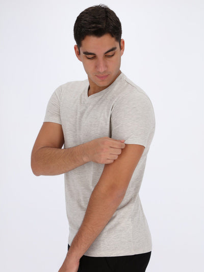 OR T-Shirts Basic V-Neck Slim Fit T-Shirt