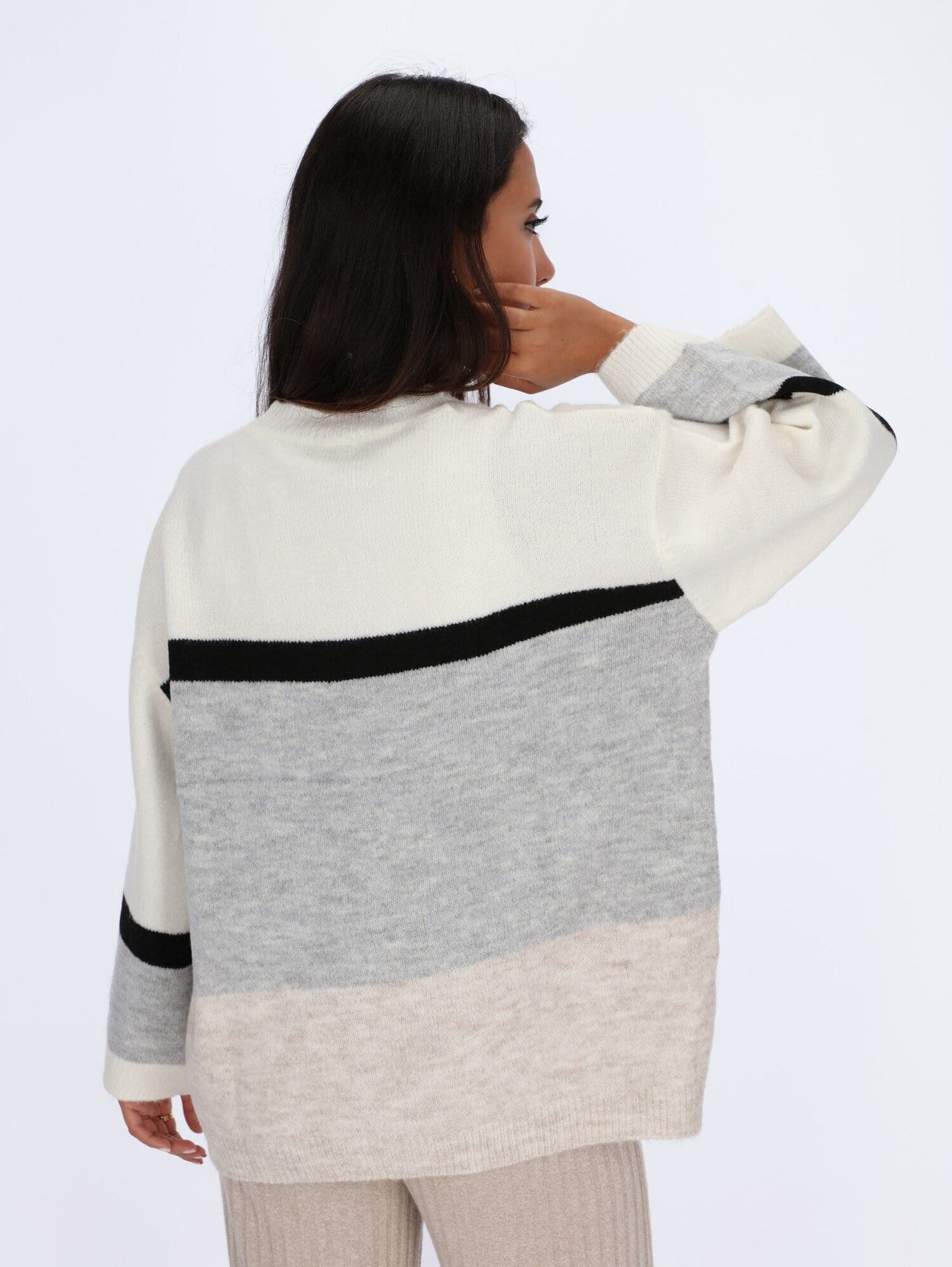 OR Knitwear Dropped Shoulder Color-Block Pullover