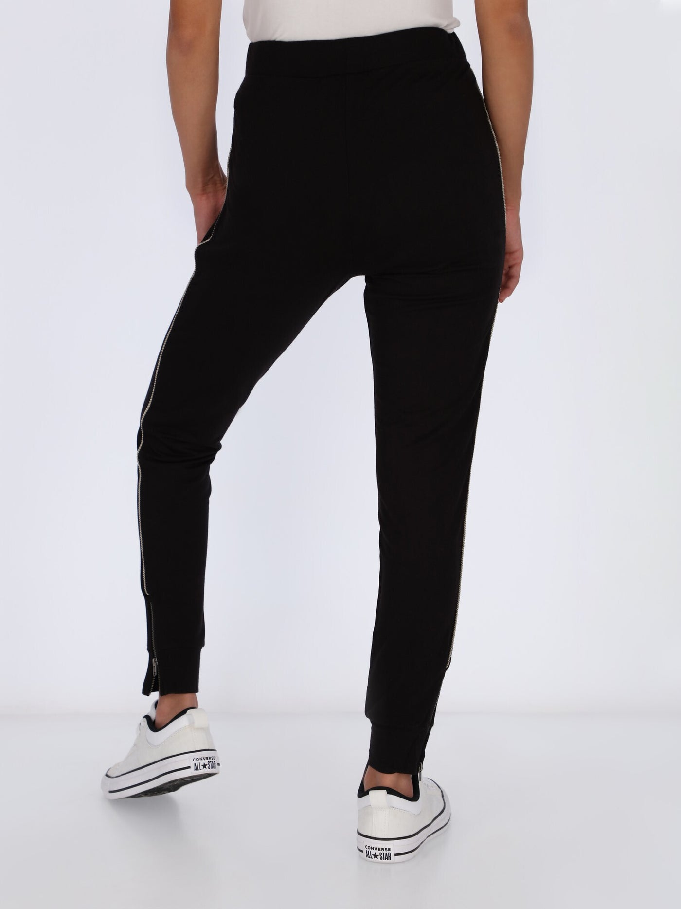 Contrast Piping Jogger Pants