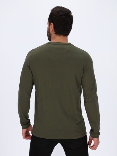 Basic T-shirt with Long Sleeves