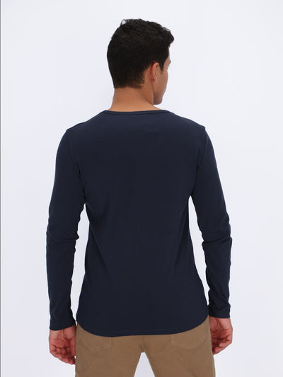 Henley T-shirt with Long Sleeves