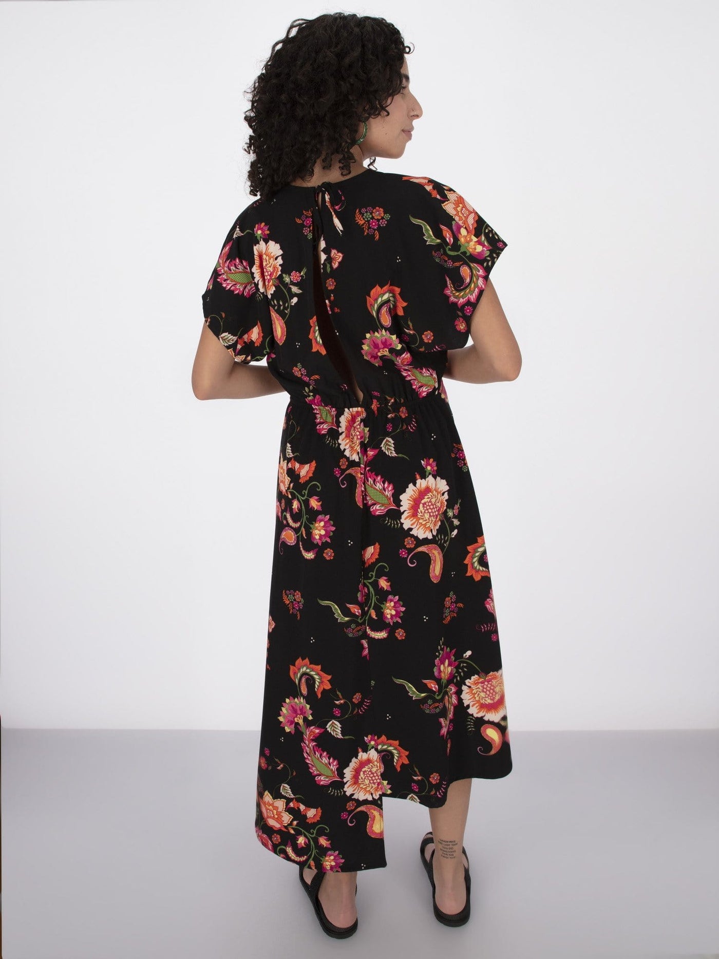 OR Jackets & Cardigans All Over Floral Print Midi Dress