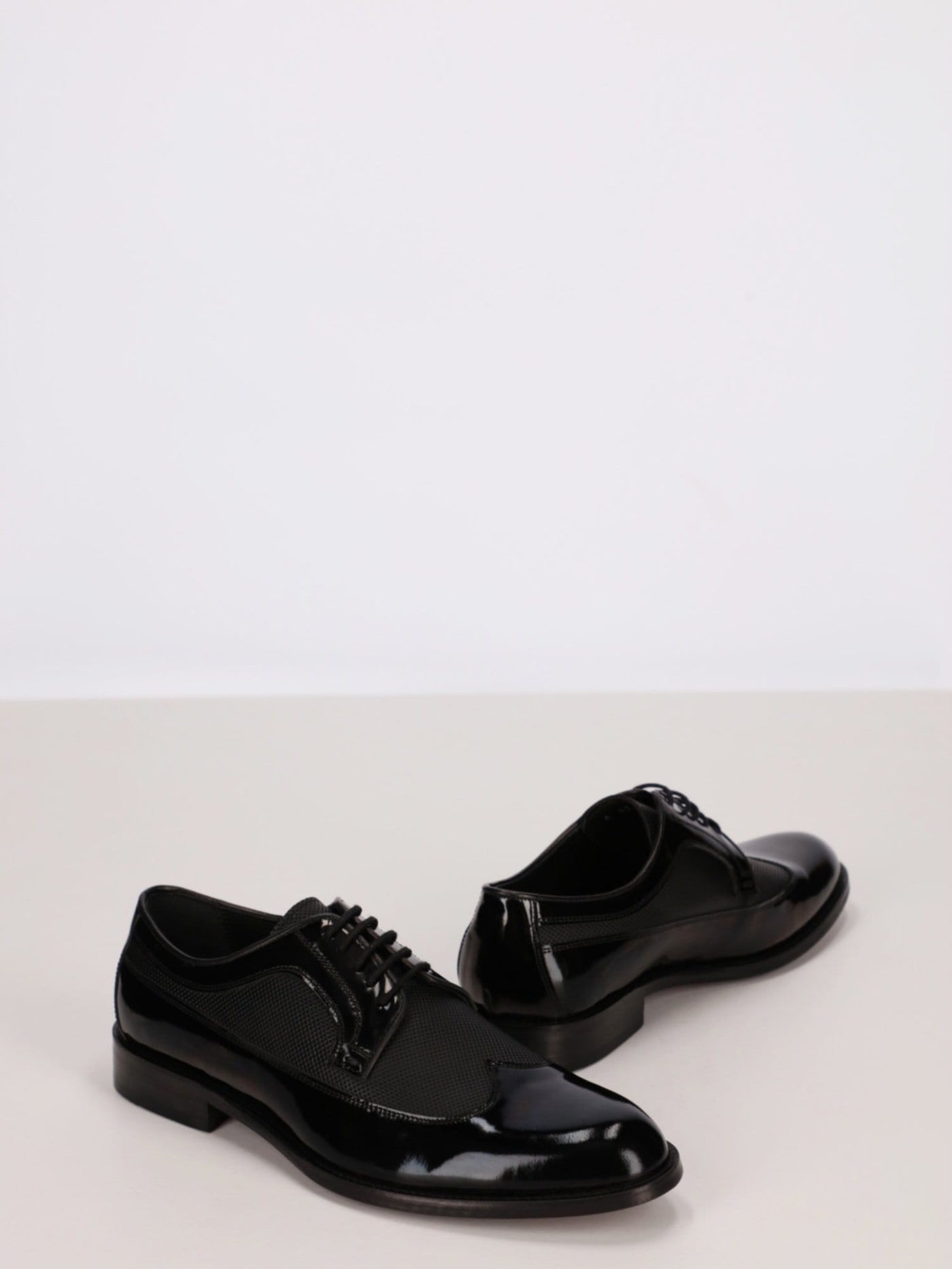 Daniel Hechter Shoes Black / 42 Brogue Oxford Balmoral Lace-Up Shoes