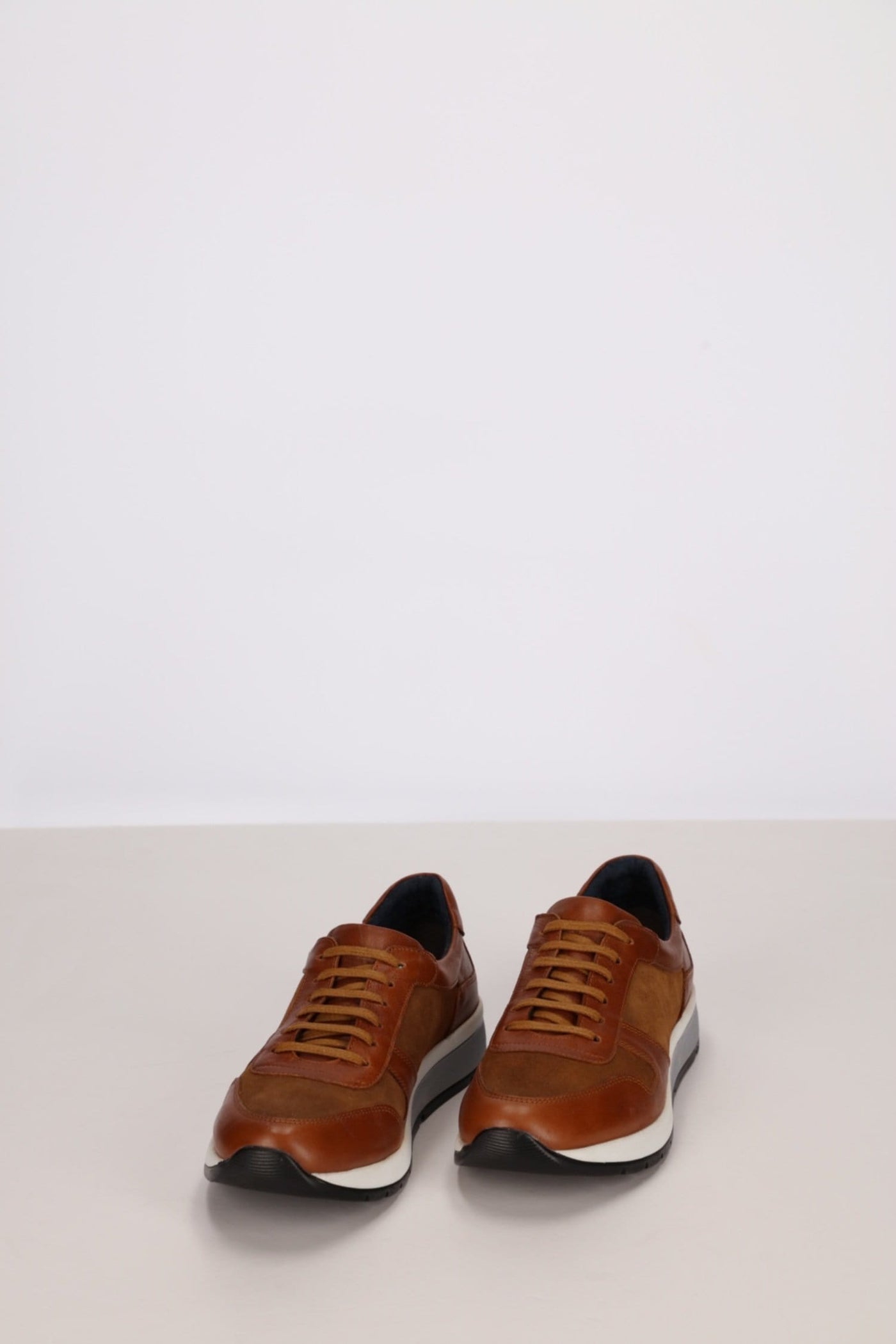 Daniel Hechter Sneakers Cafe / 41 Chunky Closed Lace-Up Turkey Sneakers